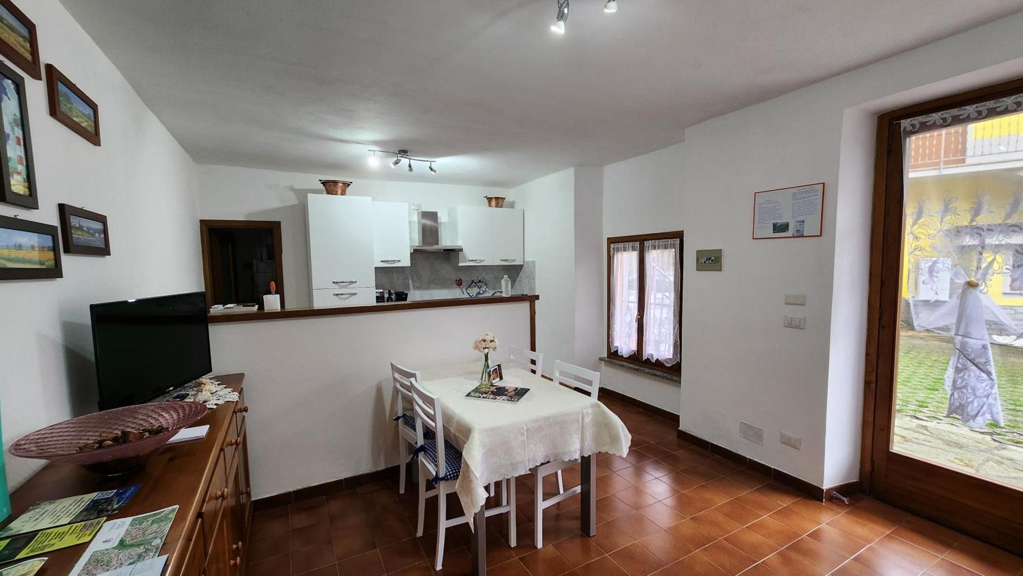Laura'S Cottage With Lake View, Detached, 5 Kilometers From Varenna Льєрна Номер фото