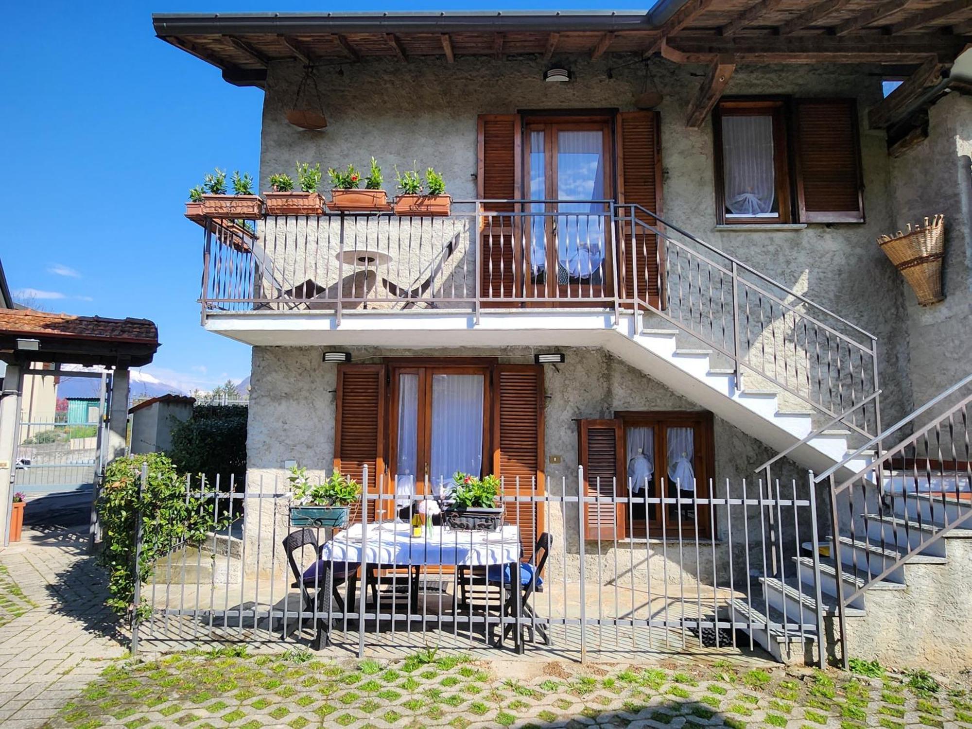 Laura'S Cottage With Lake View, Detached, 5 Kilometers From Varenna Льєрна Номер фото